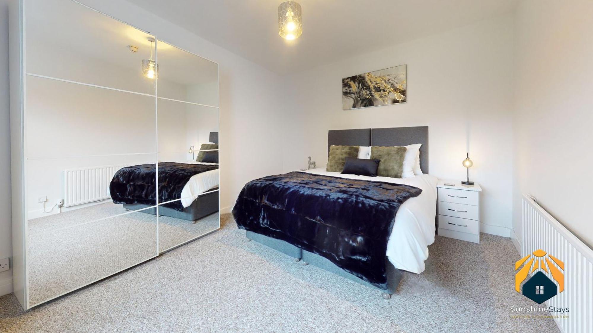 4 Bed Apartment- With Cosy Pub - Food/Drink 10%Off Pontypool Exteriér fotografie