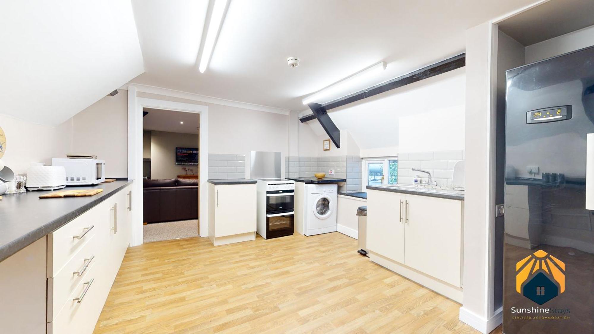 4 Bed Apartment- With Cosy Pub - Food/Drink 10%Off Pontypool Exteriér fotografie