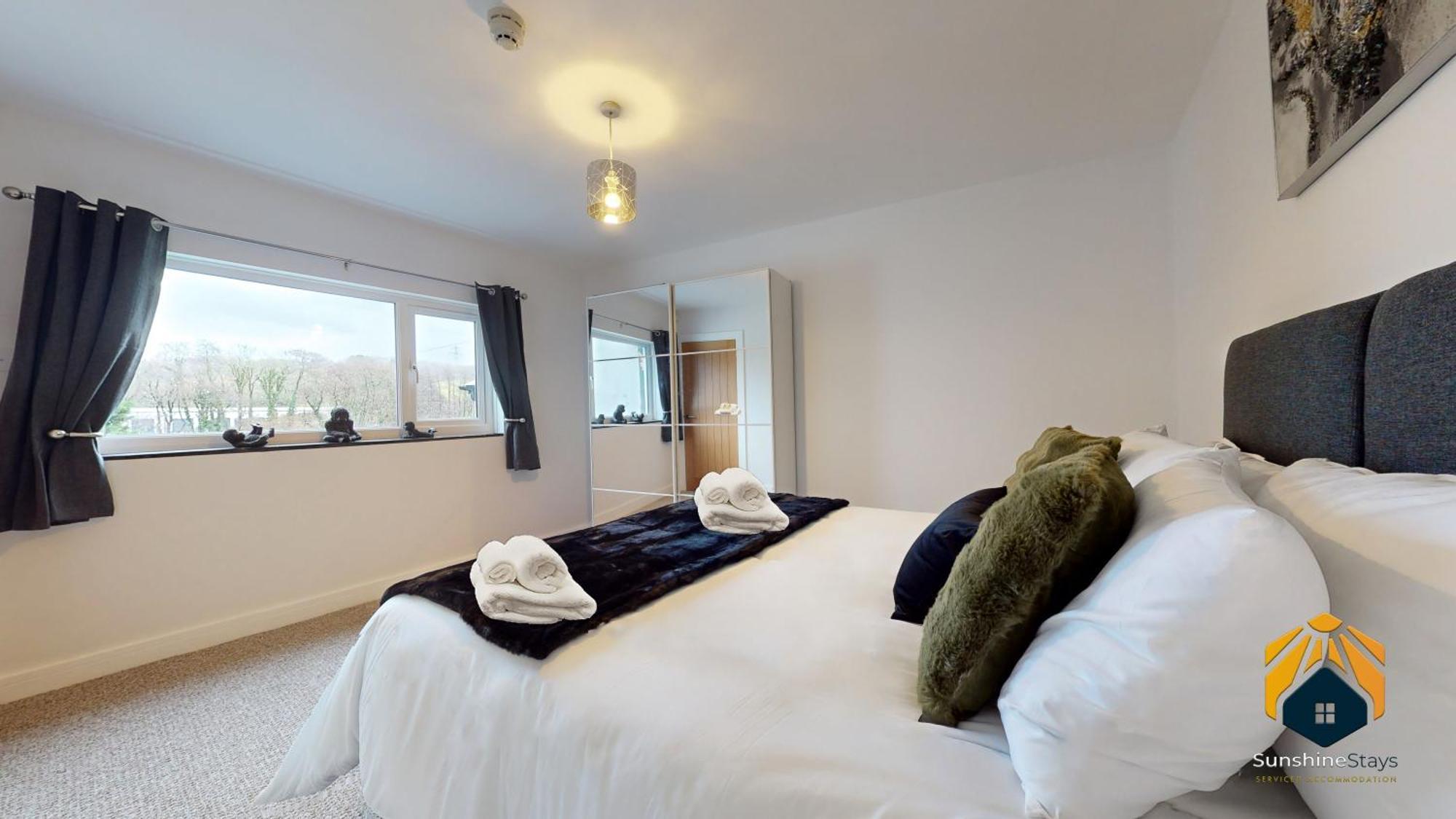 4 Bed Apartment- With Cosy Pub - Food/Drink 10%Off Pontypool Exteriér fotografie