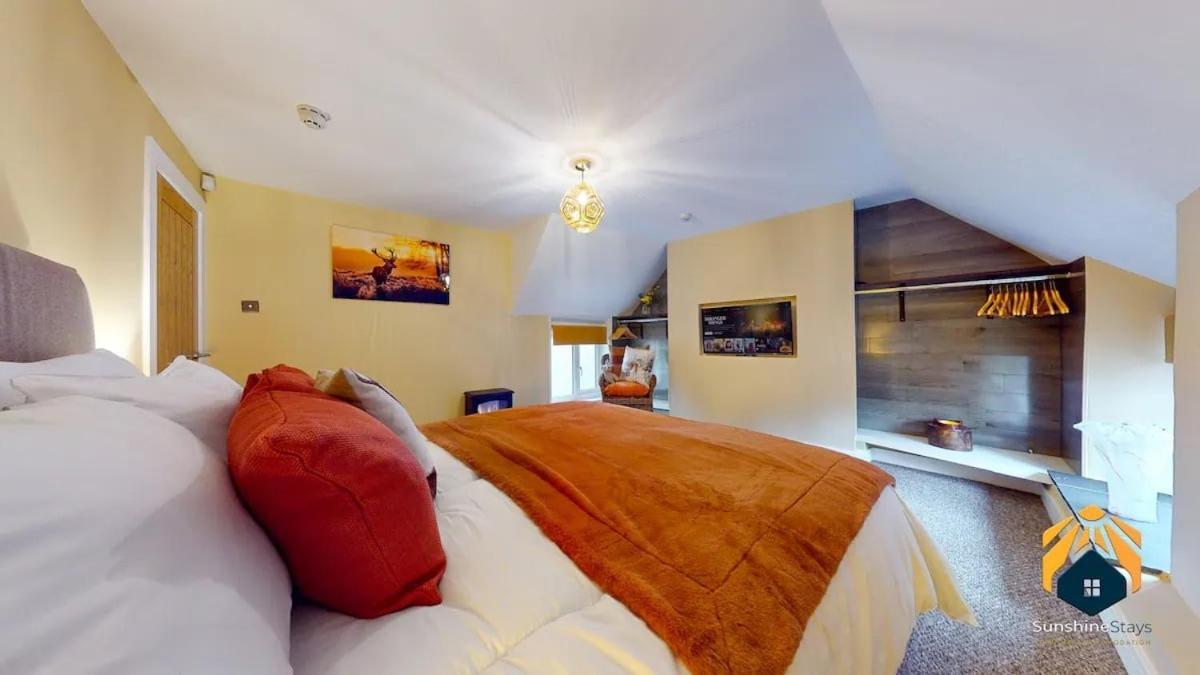 4 Bed Apartment- With Cosy Pub - Food/Drink 10%Off Pontypool Exteriér fotografie