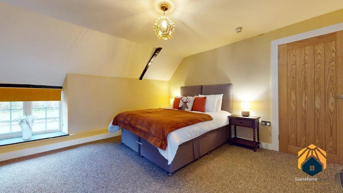 4 Bed Apartment- With Cosy Pub - Food/Drink 10%Off Pontypool Exteriér fotografie