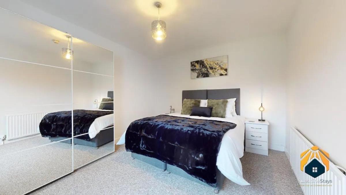 4 Bed Apartment- With Cosy Pub - Food/Drink 10%Off Pontypool Exteriér fotografie